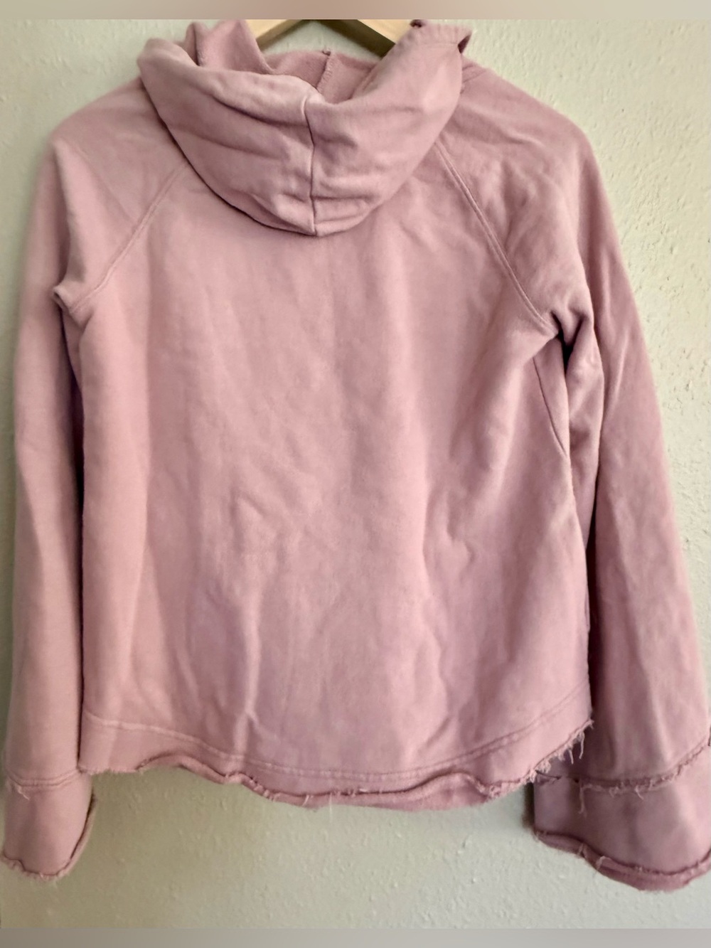 Free People FP Beach Hooded Sweatshirt XS 💕Antique Rose💕Raw Hems Like New💕 - Picture 3 of 10